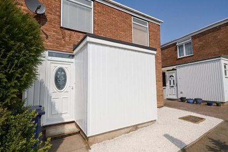 3 bedroom terraced house to rent - Photo 4