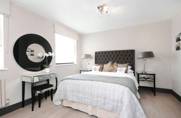 St. Johns Wood Park, St. Johns Wood, London - Photo 1