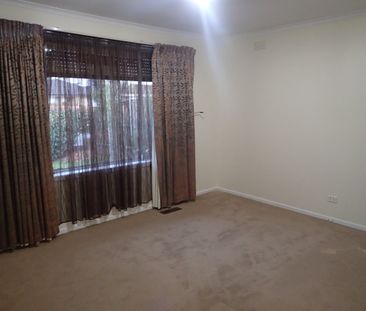 Low Maintenance 3 Bedroom Home - Photo 2