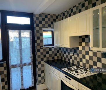 3 bedroom terraced house to rent - Photo 6