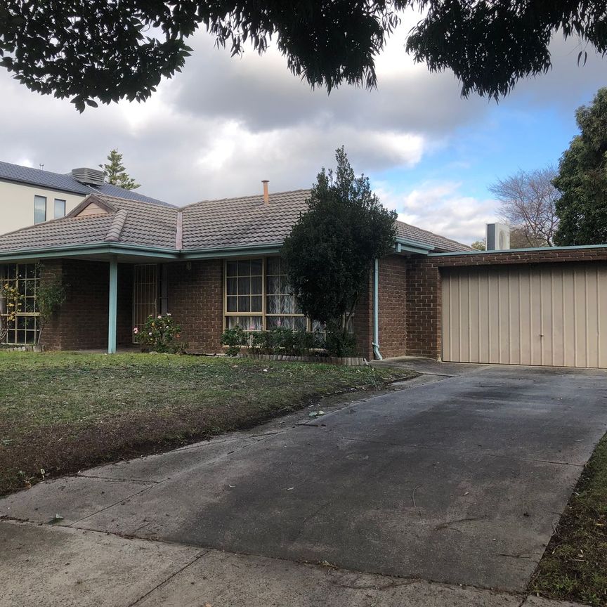 3-BEDROOM HOME IN PRIME LOCATION – WALK TO KNOX CITY SHOPPING CENTRE! - Photo 1