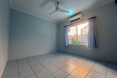 Neat & Convenient 1-Bedroom Unit with Courtyard in Mooroobool - Photo 2