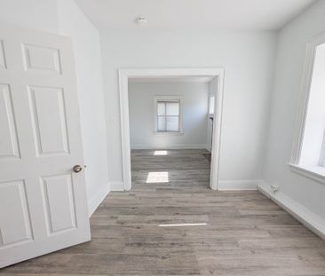 Bright & Spacious 1-Bedroom Unit in Central St. Catharines! - Photo 3