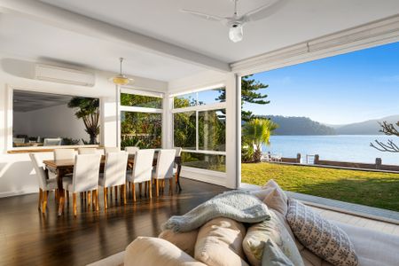 CLASSIC PALM BEACH PITTWATER WATERFRONT - 3-6 MONTH LEASE - Photo 4