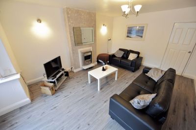 5 bedroom House in Newport Road, Leeds - Photo 5