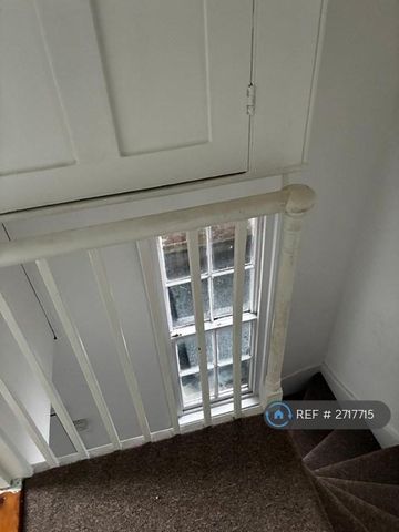 4 bedroom maisonette to rent - Photo 2