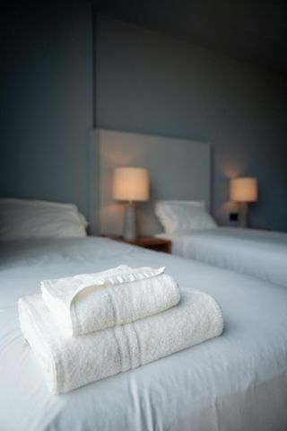 1 bedroom in a flat share to rent - Photo 2