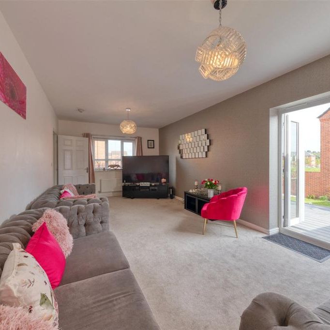 5 bedroom detached house to rent - Photo 1