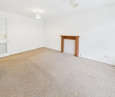 2 bedroom end of terrace house to rent - Photo 3