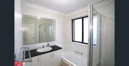 FANTASTIC OPPORTUNITY IN PRIME LOCATION! - Photo 3