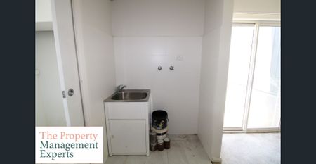 Spacious Four-Bedroom Family Home in a Prime Location! - Photo 3