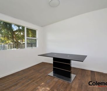 Spacious House in Perfect Setting - Photo 2