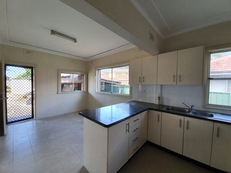 Great Location - Photo 3