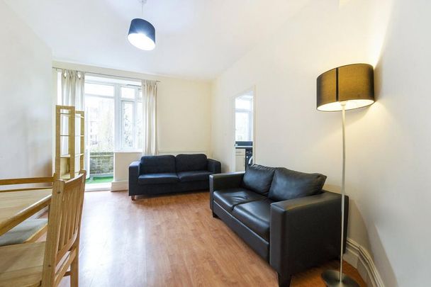 3 bedroom flat to rent - Photo 1