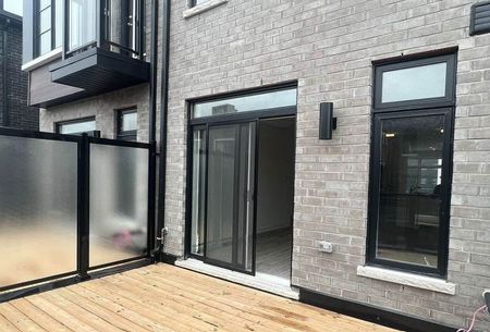 For Lease - 18 Akil Thomas Gardens, Toronto, Ontario - Photo 4