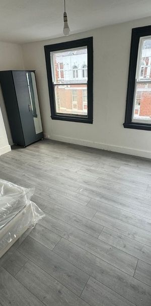 Studio Flat, West End Lane, NW6 - Photo 1