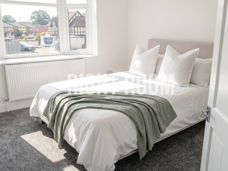4 bedroom detached house to rent - Photo 4