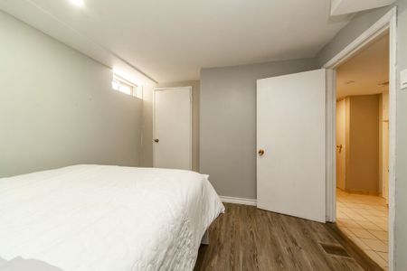 For Lease - 1447 Fleming Court, Oshawa, Ontario - Photo 4