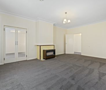 Space, Style, and Location All in One - Your new home awaits - Photo 6