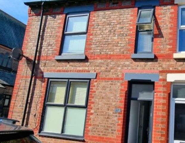 Bostock Street Room 2 - Photo 1