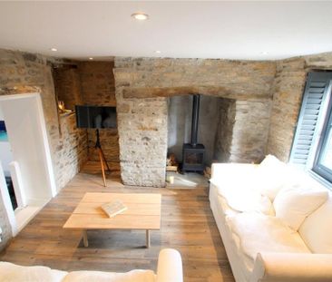 2 bedroom terraced house to rent - Photo 2