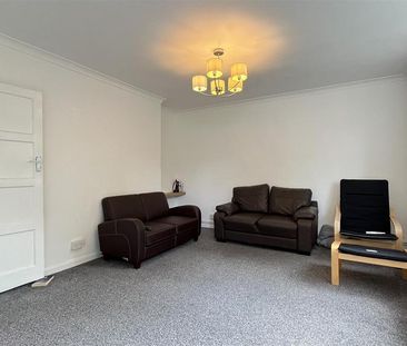 3 bedroom apartment to rent - Photo 3