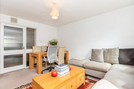 1 bedroom apartment to rent Harrowdene Gardens, Teddington, TW11 - Photo 2