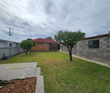 7 Mulqueeny Street, Wodonga VIC 3690 - House For Rent | Domain - Photo 6