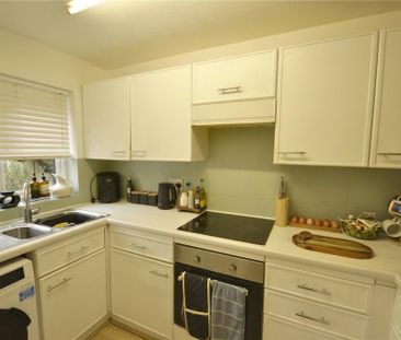 2 bedroom end of terrace house to rent - Photo 4