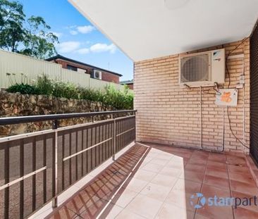 Well-presented ground-floor apartment with 2 car spaces - Photo 5