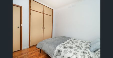 Well positioned, furnished & fresh! - Photo 2