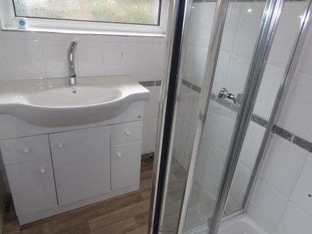 Royal Oak Avenue, BB1 - Photo 4