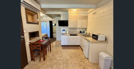 Semi-Furnished Unit in Lakes Entrance: Price Includes Electricity, Water, and WiFi - Photo 2