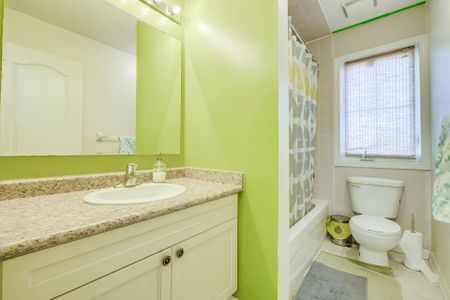 For Lease - 330 Schreyer Crescent, Milton, Ontario - Photo 2