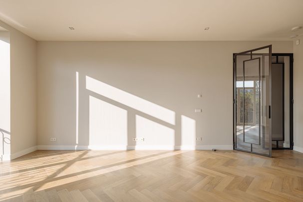 Appartement te huur: Oranje Nassaulaan 53-2 1075 AK Amsterdam - Photo 1