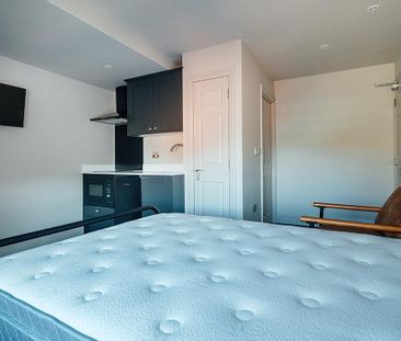 Studio to rent - Photo 2