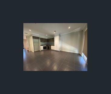 Townhouse With Freeway Access! - Photo 6