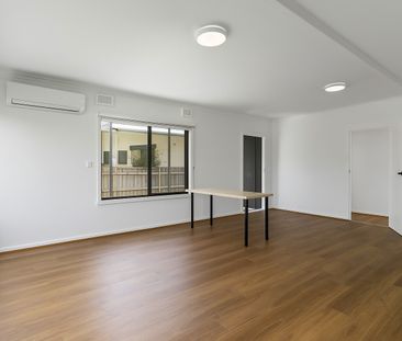 Spacious 3 Bedroom Home with Great Location - Available for Rent! - Photo 4