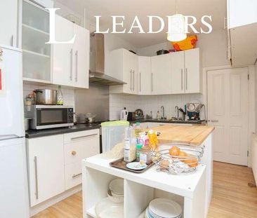 Hurstbourne Road, London, SE23 - Photo 3