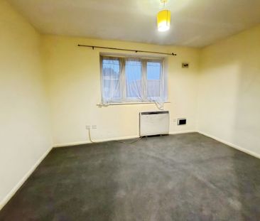 Curzon Drive, Curzon Drive, Grays, RM17 - Photo 5