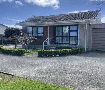 Close to town centre - Photo 1