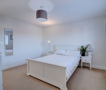 4 bedroom detached house to rent - Photo 3