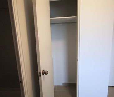 Studio Available NOW – 7355 Acadie - Photo 2