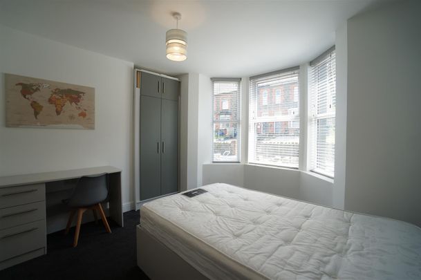 94 Caernarfon Road - Photo 1