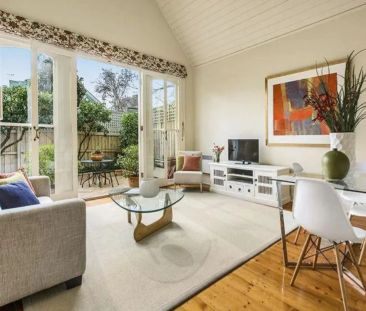 Gorgeous Period Home! - Photo 3