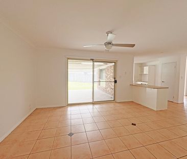 POOL + SOLAR!!!! Perfect for the Summer and your power bills!!! - Photo 1