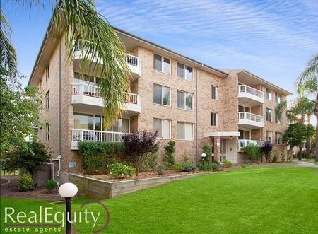 4/7 Mead Drive, Chipping Norton NSW 2170 - Apartment For Rent | Domain - Photo 2