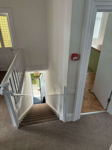 Beautifully refurbished shared house, quiet location - Photo 4