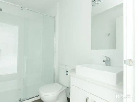 “Luxury Townhouse in Essendon!” - Photo 2