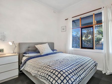 Refined Living in Magic Moonee Ponds - Photo 3